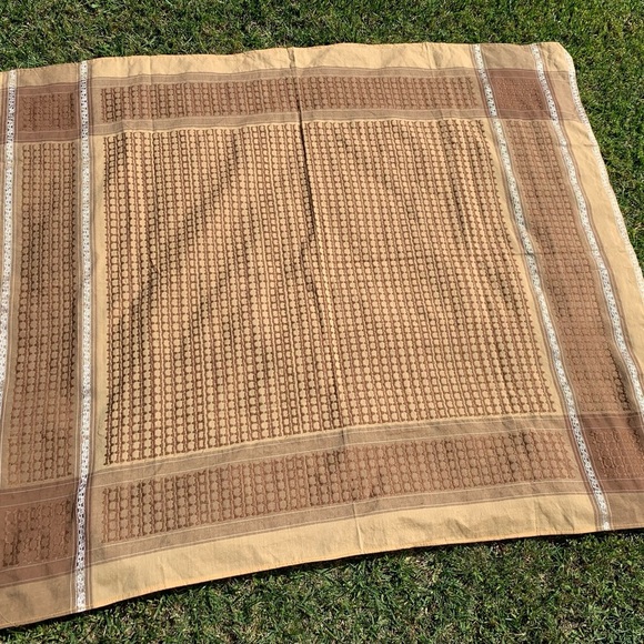 Table cloths - Picture 2 of 5